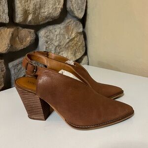 Lucky Brand Aroyli Leather Heel Size 9